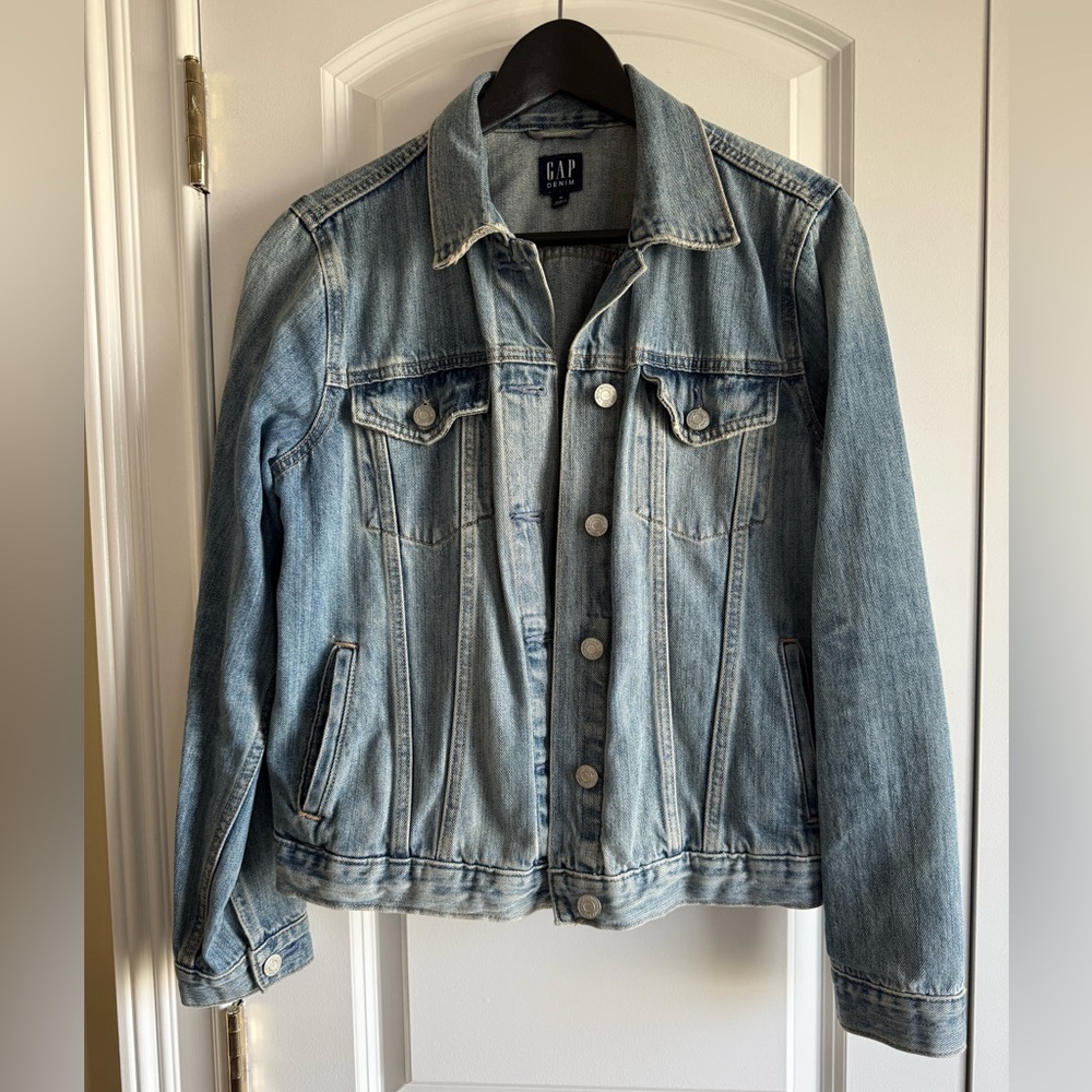 Gap Light Blue Denim Jacket, size M, EUC!
